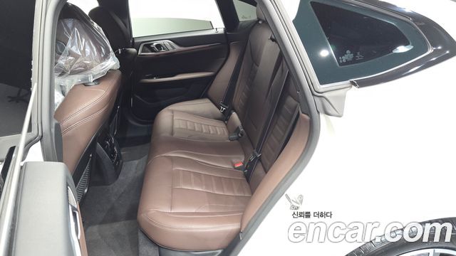 BMW 4-Series 2022 — photo 17
