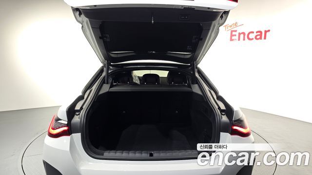 BMW 4-Series 2022 — photo 24
