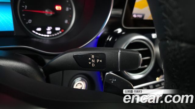 Mercedes-Benz C-Class 2019 — photo 12