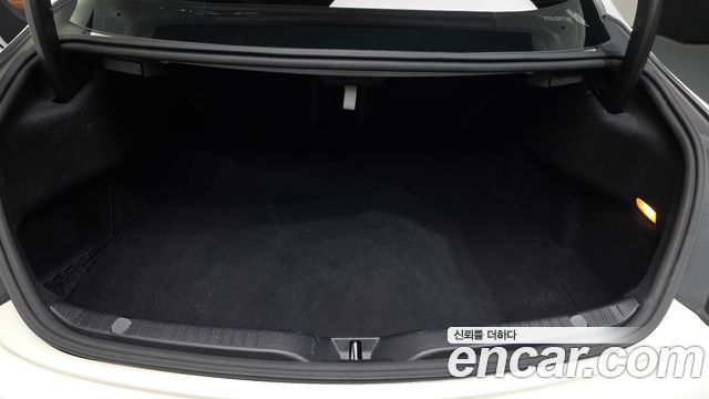 Mercedes-Benz C-Class 2019 — photo 26