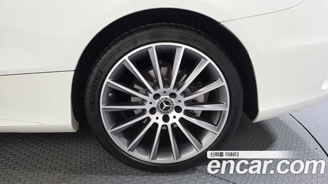 Mercedes-Benz C-Class 2019 — photo 7