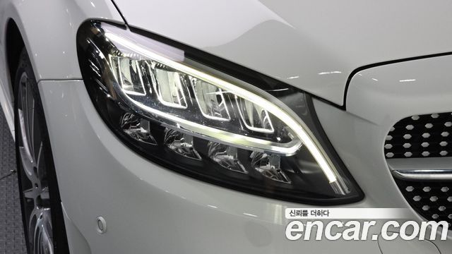 Mercedes-Benz C-Class 2019 — photo 8