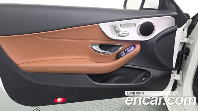 Mercedes-Benz C-Class 2019 — photo 15