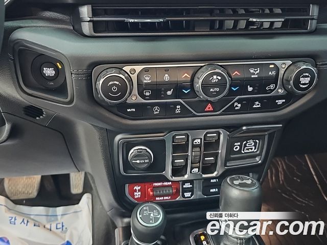 Jeep Wrangler 2024 — photo 10