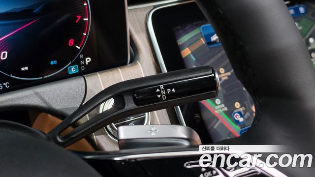 Mercedes-Benz E-Class 2025 — photo 12