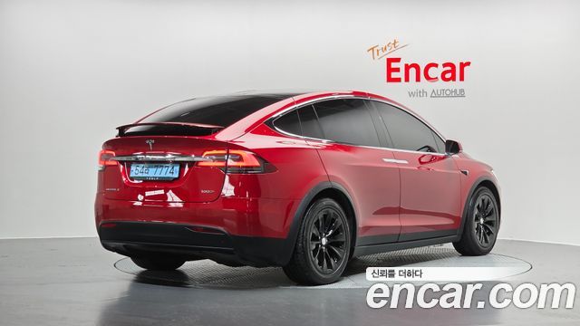 Tesla Model X 2019 — photo 2