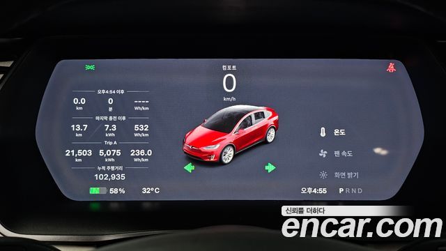 Tesla Model X 2019 — photo 11