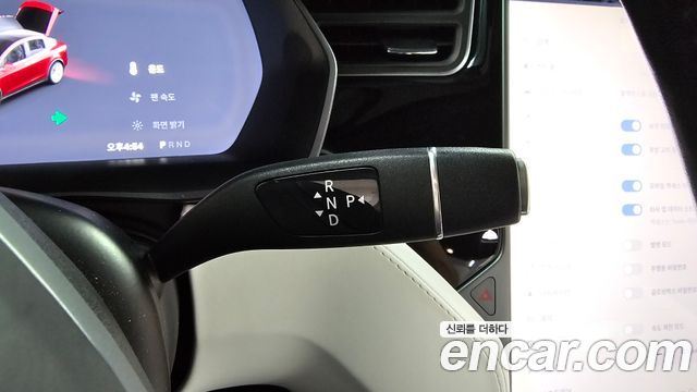 Tesla Model X 2019 — photo 12