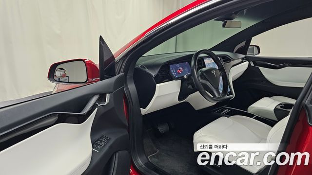 Tesla Model X 2019 — photo 13