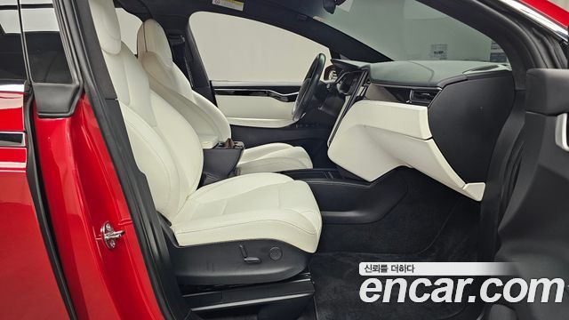 Tesla Model X 2019 — photo 17