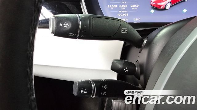 Tesla Model X 2019 — photo 24