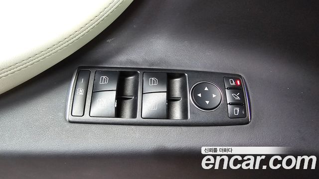 Tesla Model X 2019 — photo 25