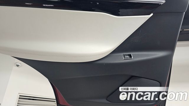 Tesla Model X 2019 — photo 15