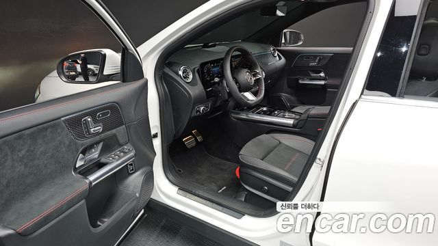 Mercedes-Benz GLA-Class 2026 — photo 13