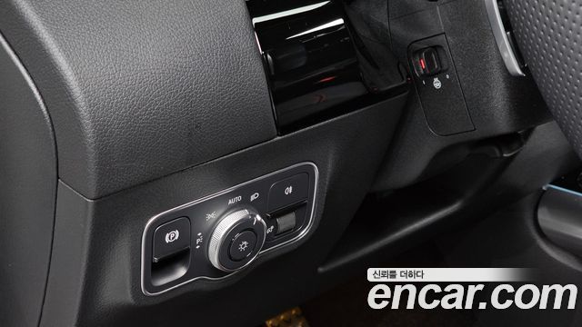 Mercedes-Benz GLA-Class 2026 — photo 19