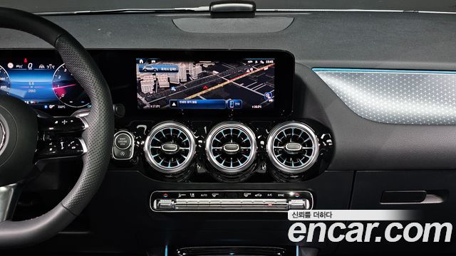 Mercedes-Benz GLA-Class 2026 — photo 20