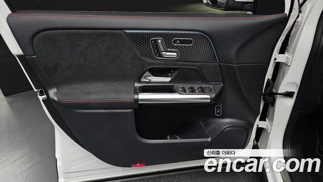Mercedes-Benz GLA-Class 2026 — photo 14