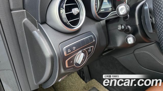 Mercedes-Benz GLC-Class 2017 — photo 17