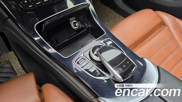 Mercedes-Benz GLC-Class 2017 — photo 18