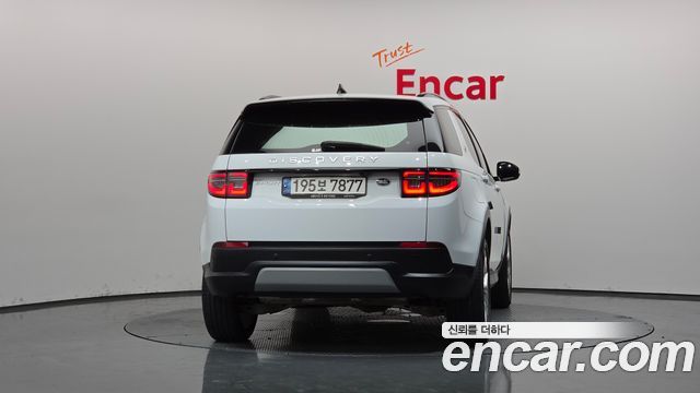 Land Rover Discovery Sport 2023 — photo 4