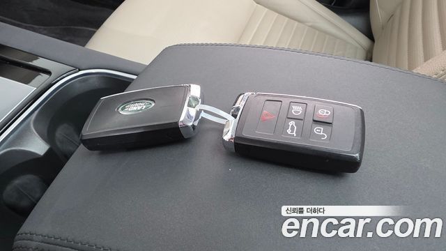 Land Rover Discovery Sport 2023 — photo 22