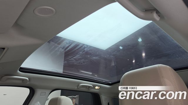 Land Rover Discovery Sport 2023 — photo 25