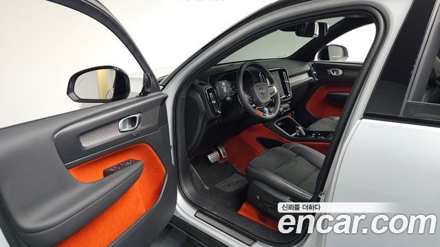 Volvo XC40 2020 — photo 13