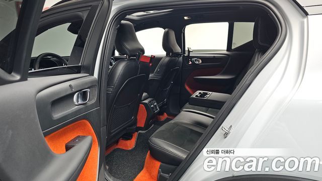 Volvo XC40 2020 — photo 17