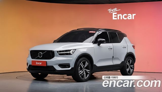 Volvo XC40 2020 — photo 1