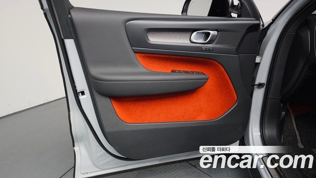 Volvo XC40 2020 — photo 14
