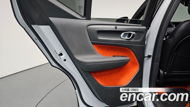 Volvo XC40 2020 — photo 15
