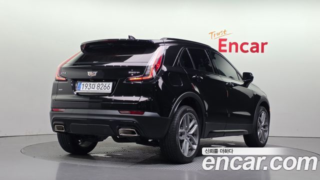 Cadillac XT4 2023 — photo 2