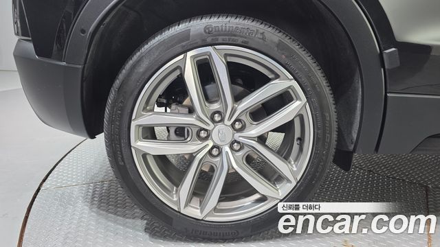 Cadillac XT4 2023 — photo 5