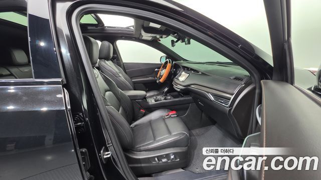 Cadillac XT4 2023 — photo 10