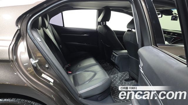 Toyota Camry 2018 — photo 12