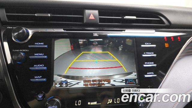 Toyota Camry 2018 — photo 15