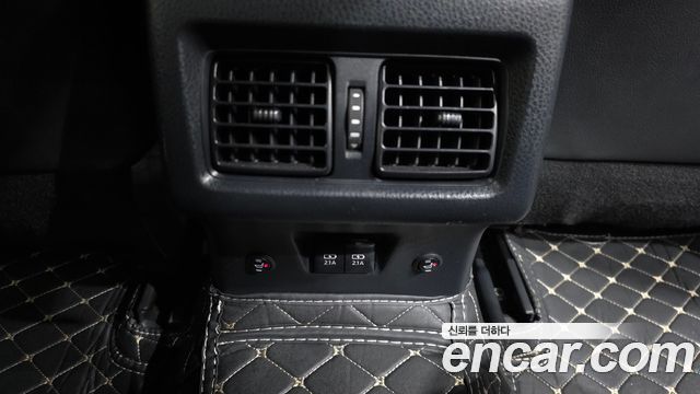 Toyota Camry 2018 — photo 18