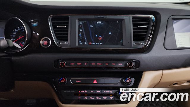 Kia Canival 2020 — photo 18