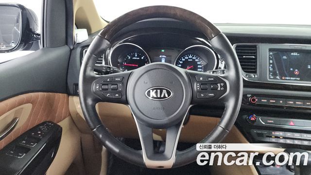Kia Canival 2020 — photo 19