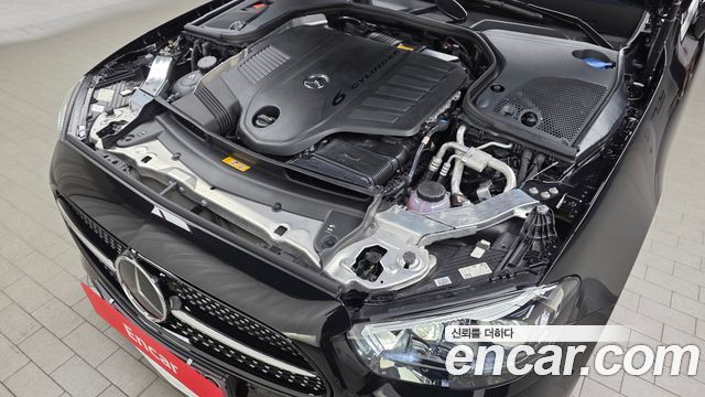 Mercedes-Benz E-Class 2023 — photo 6