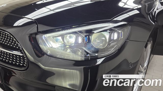 Mercedes-Benz E-Class 2023 — photo 8
