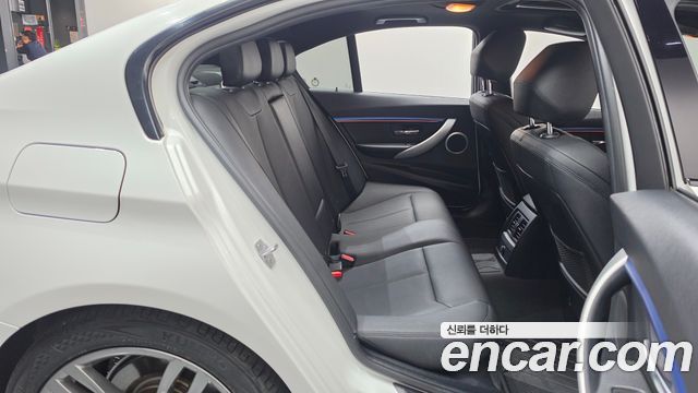 BMW 3-Series 2016 — photo 12