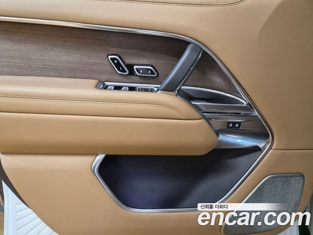 Land Rover Range Rover 2023 — photo 12
