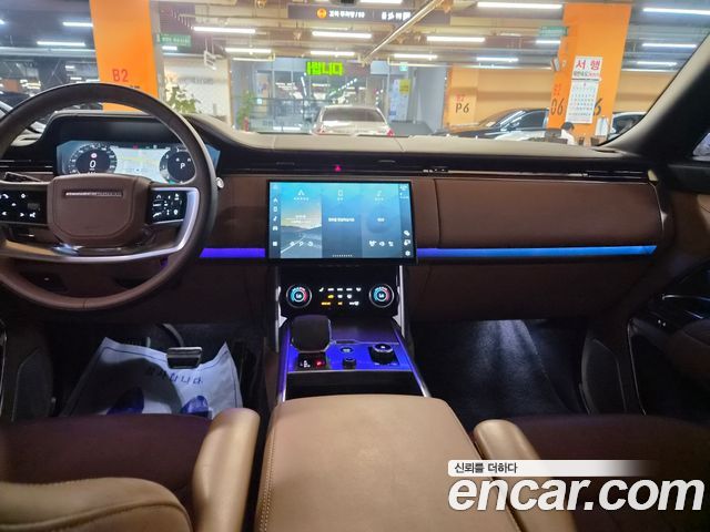 Land Rover Range Rover 2023 — photo 18
