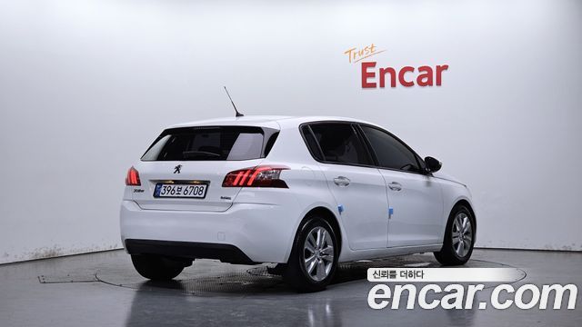 Peugeot 308 2015 — photo 2
