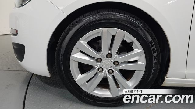Peugeot 308 2015 — photo 5