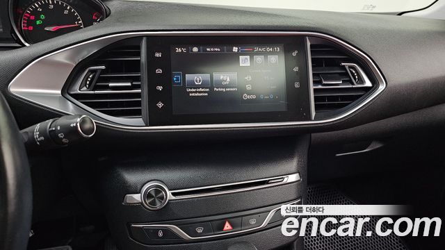 Peugeot 308 2015 — photo 14