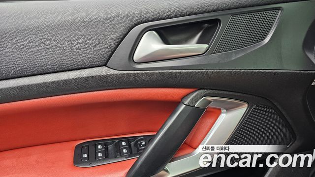 Peugeot 308 2015 — photo 16