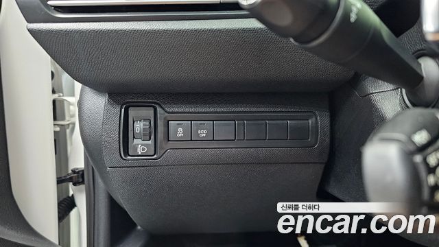 Peugeot 308 2015 — photo 17