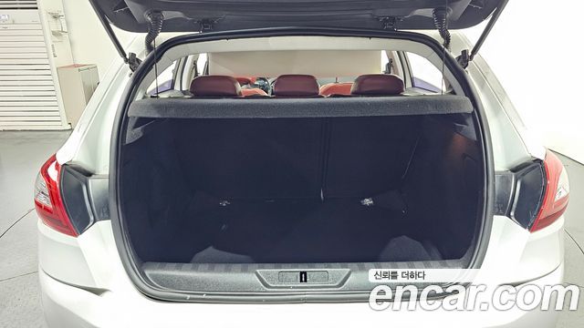 Peugeot 308 2015 — photo 20